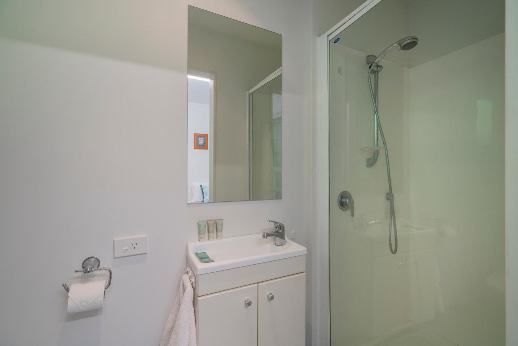 Ocean Serenity Apartments Whitianga Eksteriør bilde